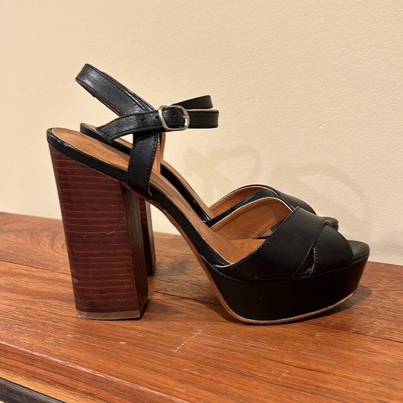 JULIO leather heels . - Picture 3 of 5